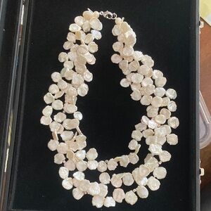 Elegant Cream Pearl Cluster Necklace
